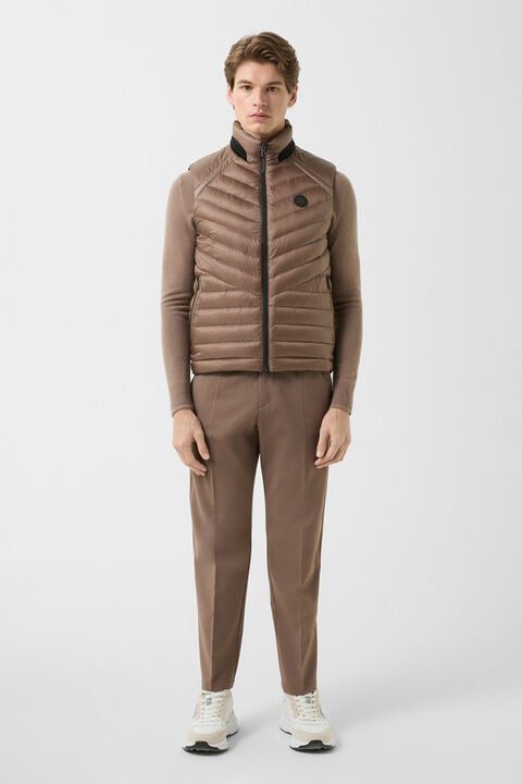 Lasse Lightweight Down Waistcoat In Mud