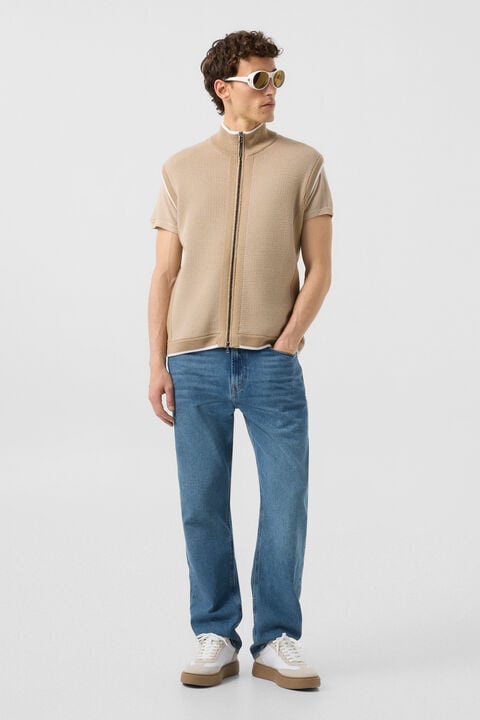 Enzo Knitted Waistcoat In Beige/White