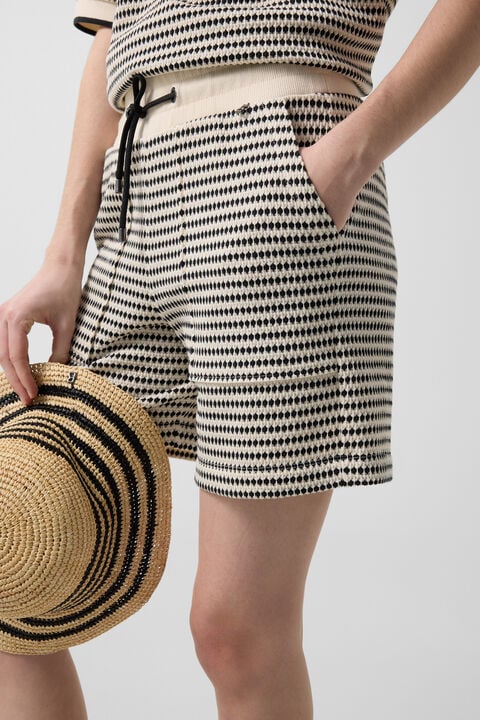 Steena Jacquard Jersey Shorts In Cream/Black