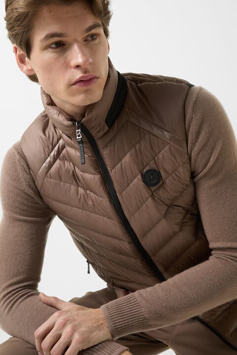Lasse Lightweight Down Waistcoat In Mud