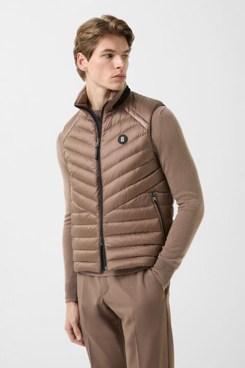 Lasse Lightweight Down Waistcoat In Mud